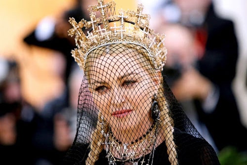 Мадонна с короной